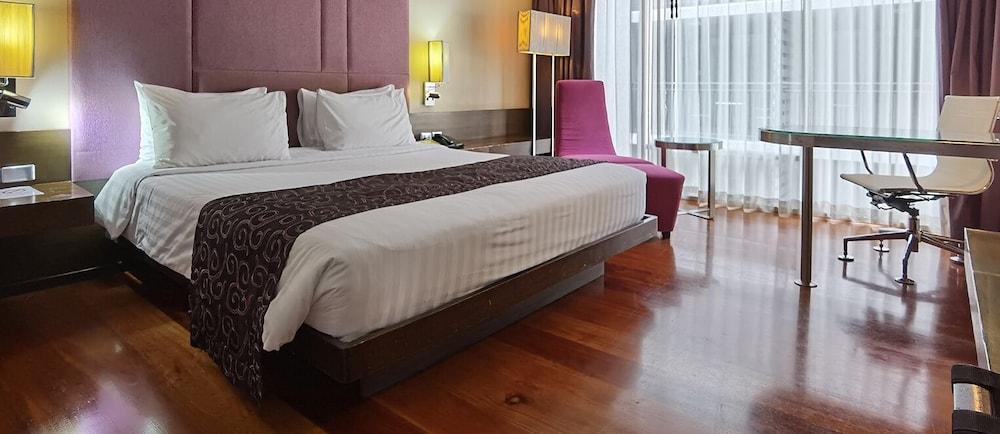 Citichic Sukhumvit 13 By Compass Hospitality - Newly Renovated Hotel Bangkok Exterior photo